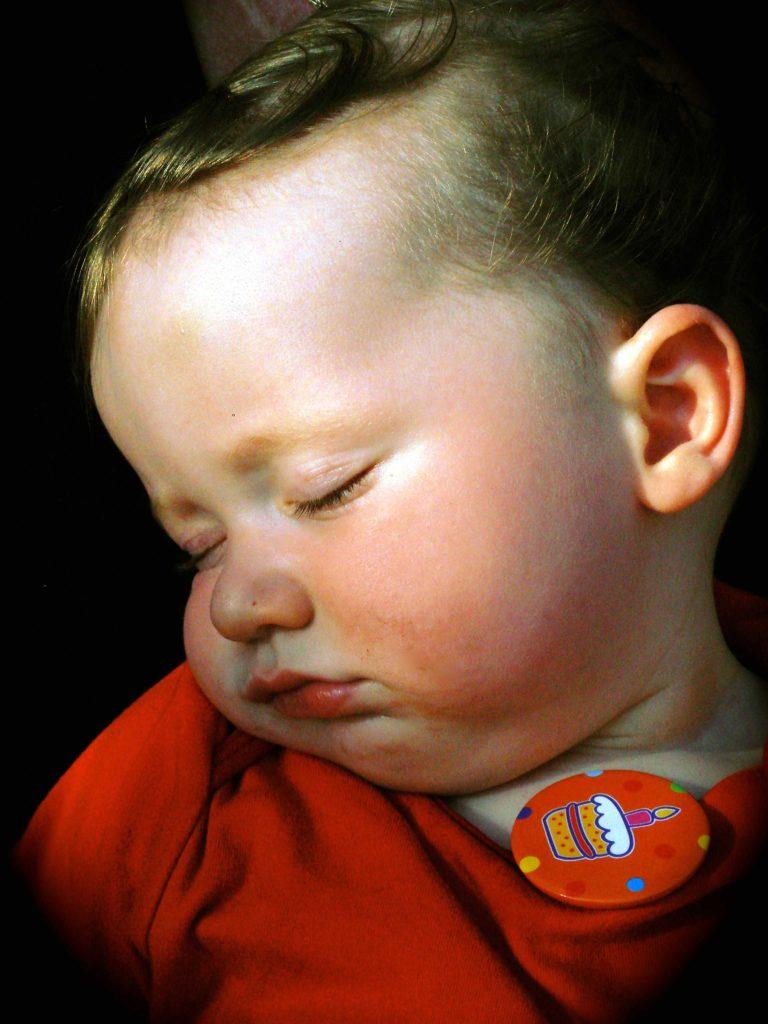 Kinderportretfotografie van slapend kindje.