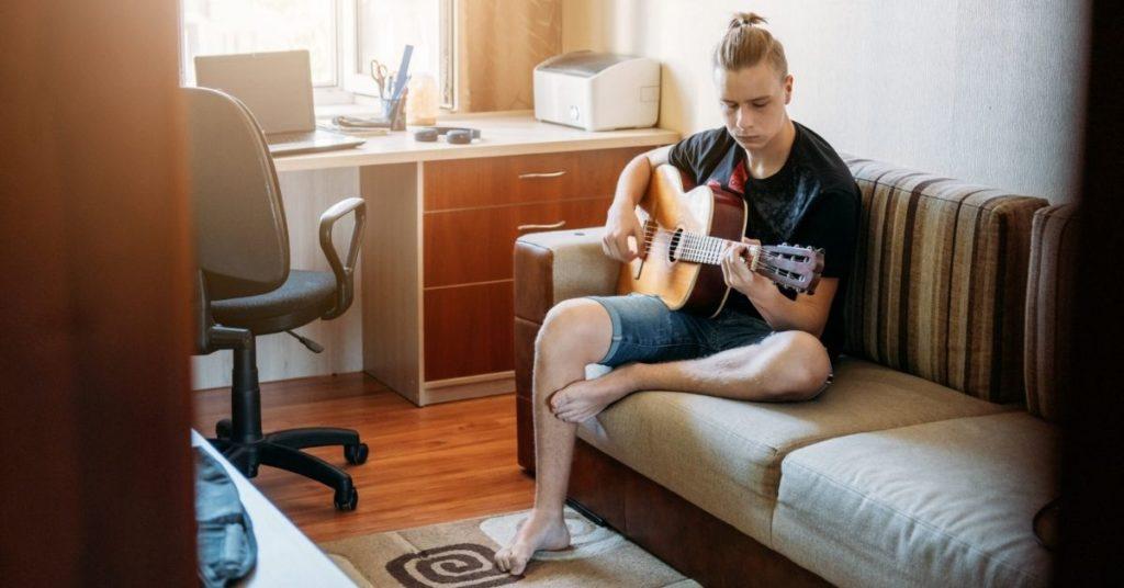 Positief Vorm van het schip Inleg 3 Manieren om online gitaar te leren spelen | Soofos